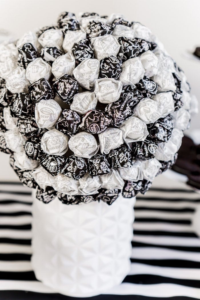 The Best Black and White Party Ideas for New Year s - 61