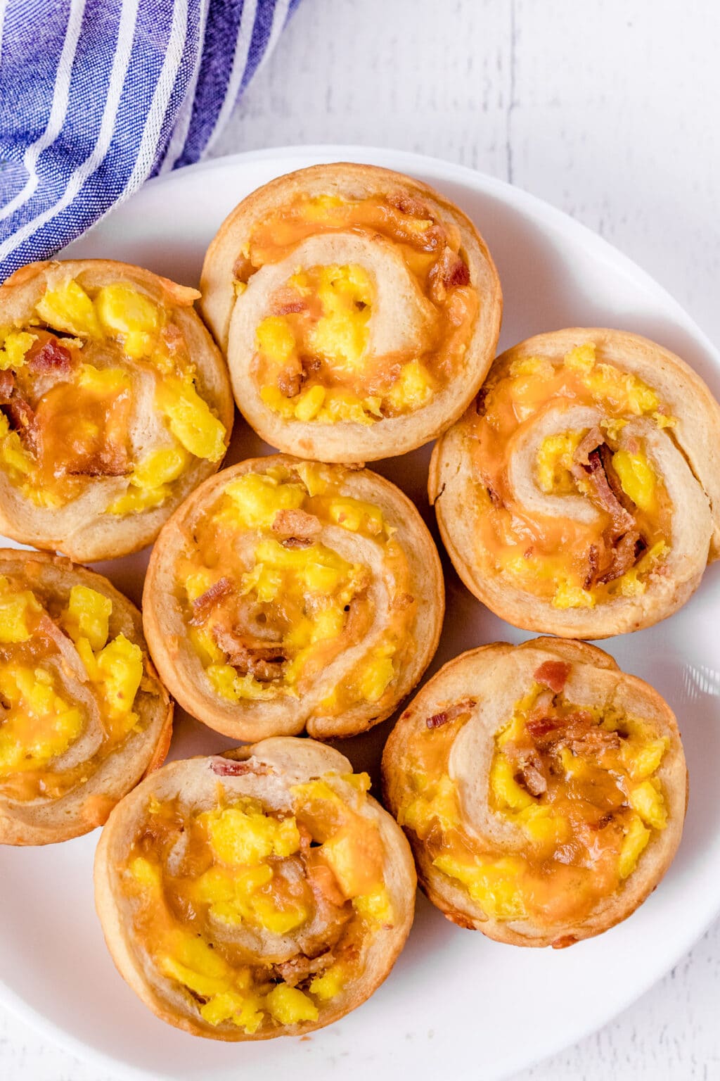 Quick and Easy Breakfast Rolls Recipe - Play Party Plan