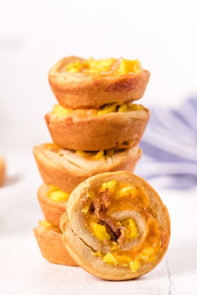 Quick and Easy Breakfast Rolls Recipe - Play Party Plan
