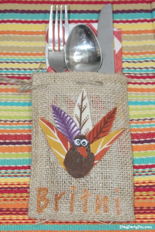 Easy Thanksgiving place cards made in just minutes using fabric, burlap, and a little glue.