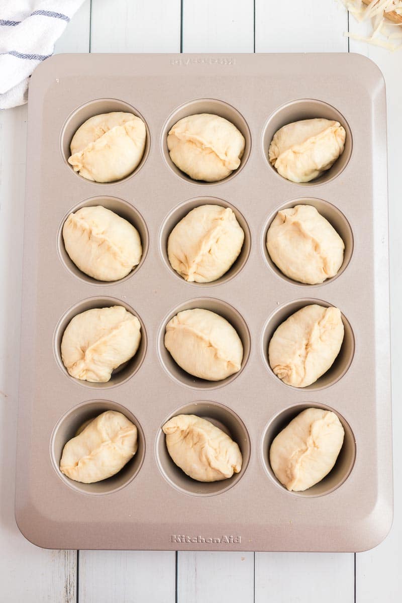 How to make calzones in a muffin tin