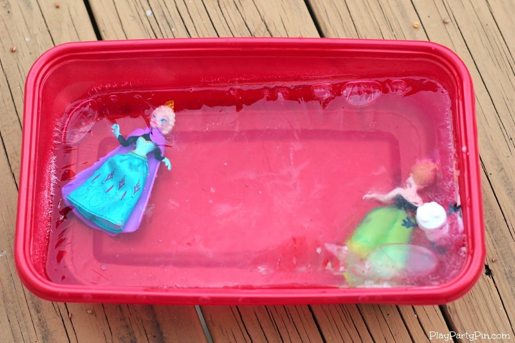 Disney's FROZEN scavenger hunt for kids, perfect for a FROZEN party #FrozenFun #shop #cbias Freeze princesses in ice for fun Disney Frozen games