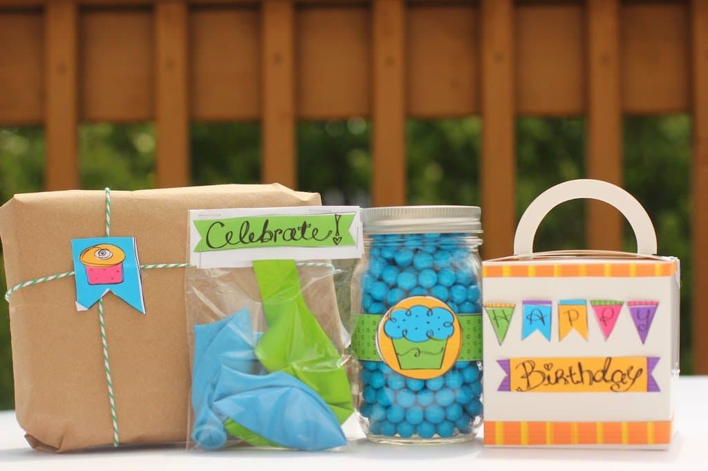 Cute birthday gift wrap ideas from playpartyplan.com