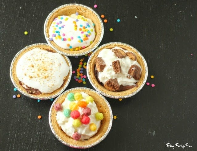 Make your own mini pie bar idea using Snack Pack pudding cups from playpartyplan.com