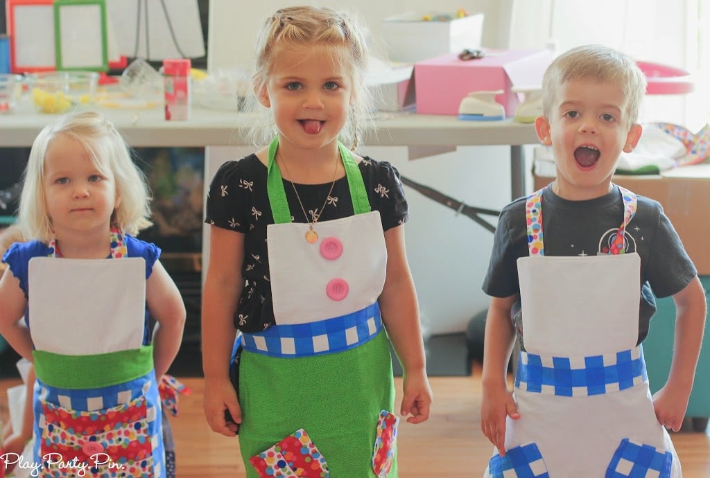Kid's art aprons, perfect for kids and toddlers from Confetti Couture Events Kid's art aprons, perfect for kids and toddlers from Confetti Couture Events