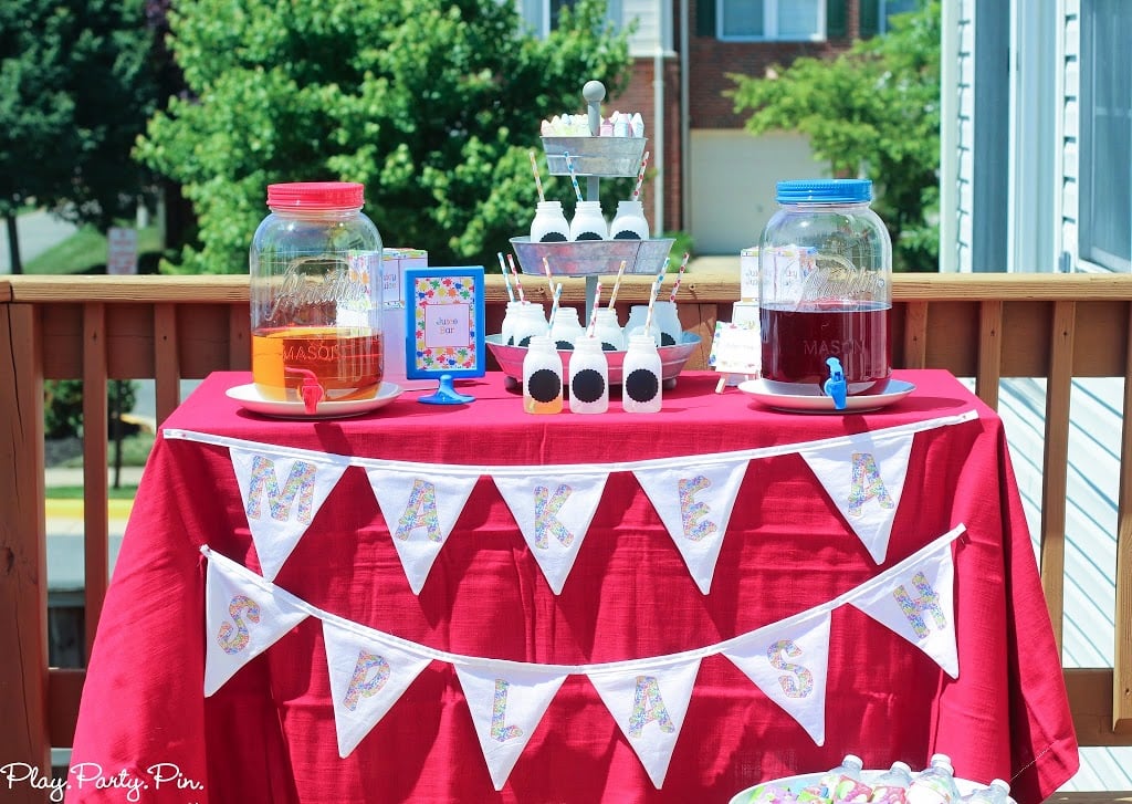 Juice bar ideas complete with different kinds of juice, juice boxes, and cute chalkboard bottles from playpartyplan.com