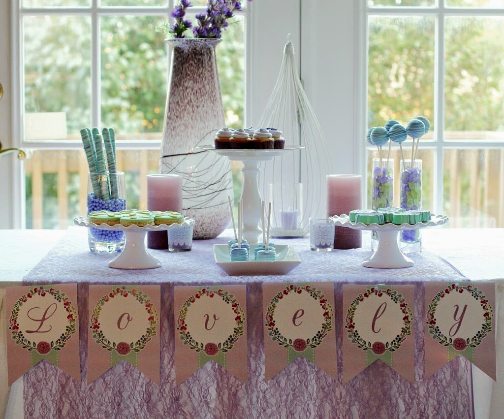 Baby shower table setting deals ideas