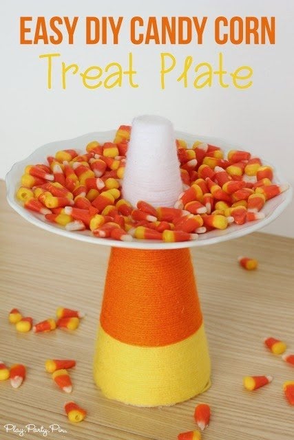 Easy Candy Corn Treat Plate from playpartyplan.com, literally takes less than 15 minutes to make Easy Candy Corn Treat Plate from playpartyplan.com, literally takes less than 15 minutes to make