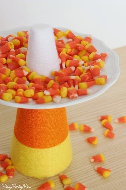 Easy Candy Corn Treat Plate from playpartyplan.com, literally takes less than 15 minutes to make Easy Candy Corn Treat Plate from playpartyplan.com, literally takes less than 15 minutes to make