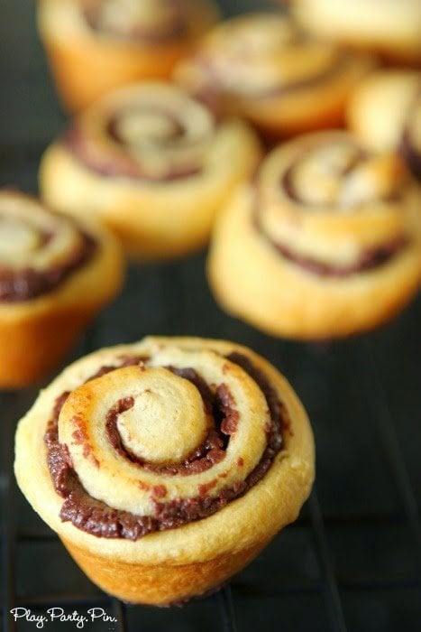 Mini chocolate sweet rolls made in under 20 minutes from playpartyplan.com