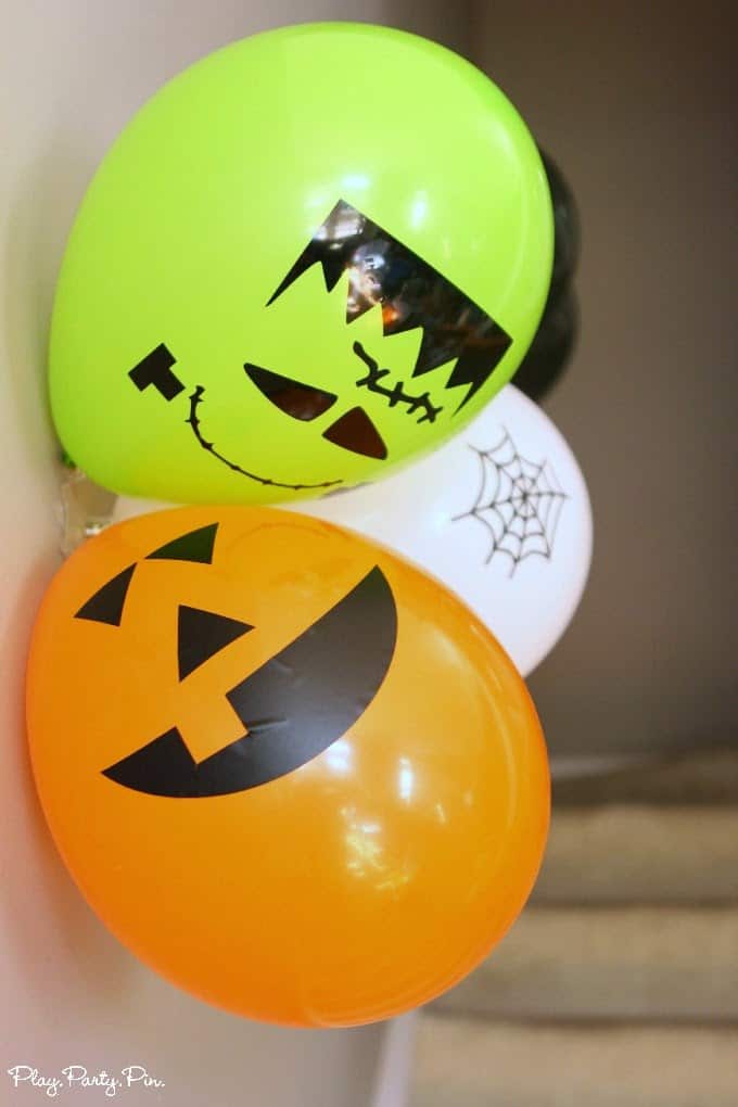 Balloon Halloween party decoration ideas