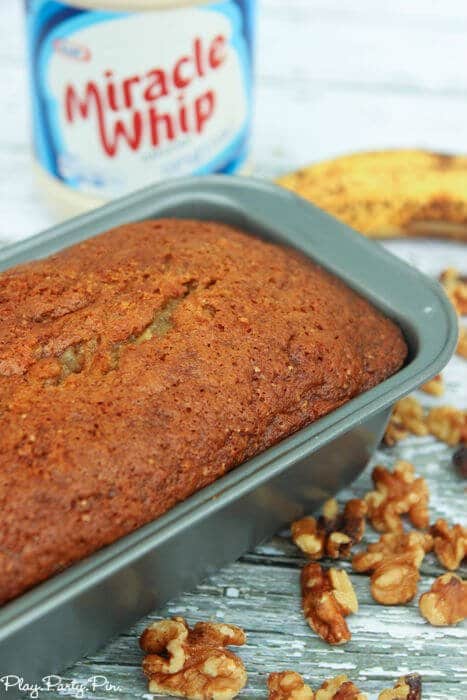 An easy and delicious banana bread recipe, perfect if you like banana walnut bread