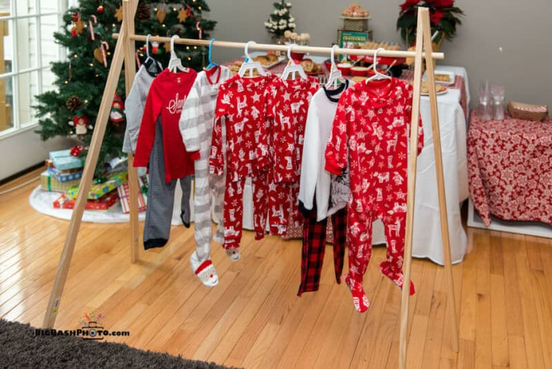 Love all of these cute Christmas party ideas inspired by Christmas morning, especially all of the Christmas pajamas!