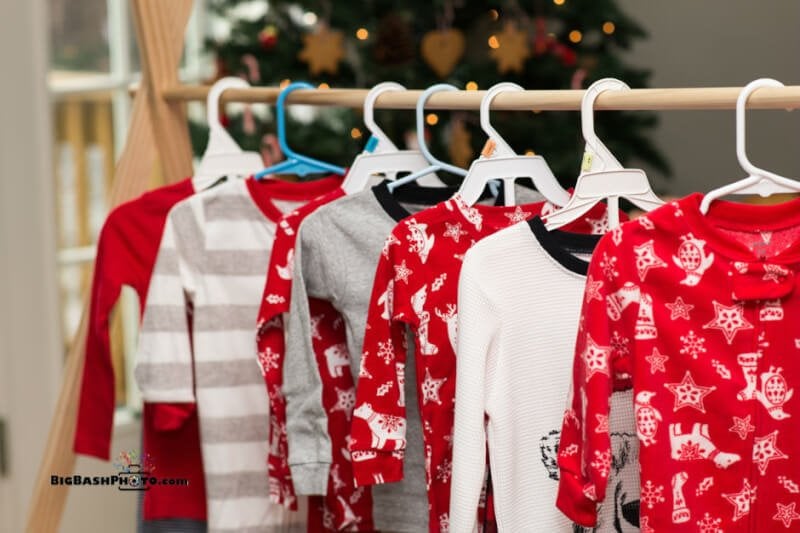 Love all of these cute Christmas party ideas inspired by Christmas morning, especially all of the Christmas pajamas! 