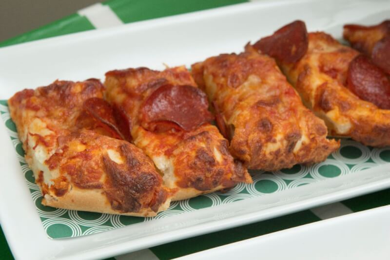Awesome football party ideas including fun Super Bowl party games, football party food ideas, and more from www.playpartyplan.com