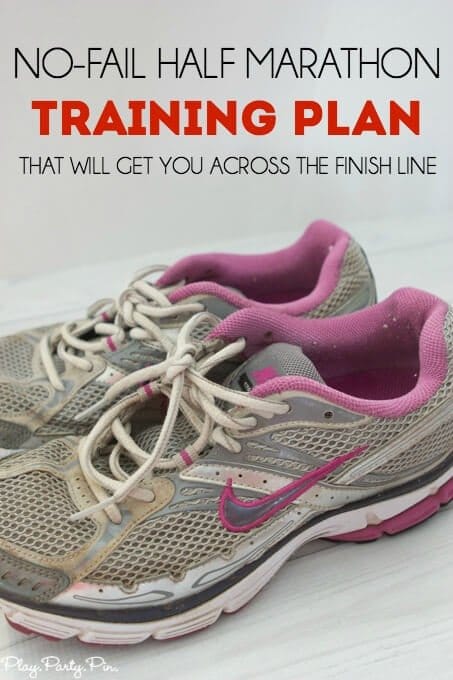 This half marathon training plan is perfect for your first or even 10th marathon. Love the printable half marathon training schedule and all of the great half marathon training tips! Tons of great half marathon training for beginners ideas. 