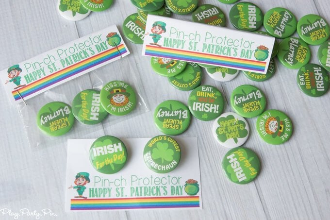 Give your friends and family green St. Patrick's Day pins with these free pirintable "pinch protector" gift tags for the perfect St. Patrick's Day gift idea!