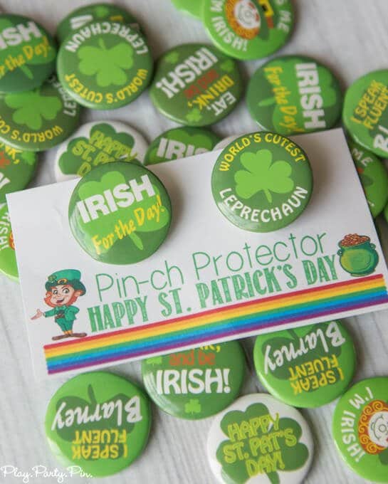 Give your friends and family green St. Patrick's Day pins with these free pirintable "pinch protector" gift tags for the perfect St. Patrick's Day gift idea!