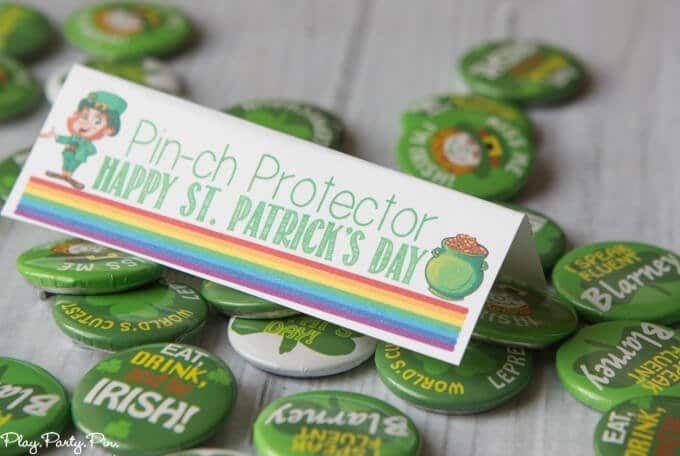 Give your friends and family green St. Patrick's Day pins with these free pirintable "pinch protector" gift tags for the perfect St. Patrick's Day gift idea!