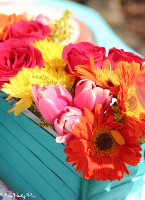 Gorgeous spring tablescape ideas, love the fabrics and jelly bean vases and napkin rings