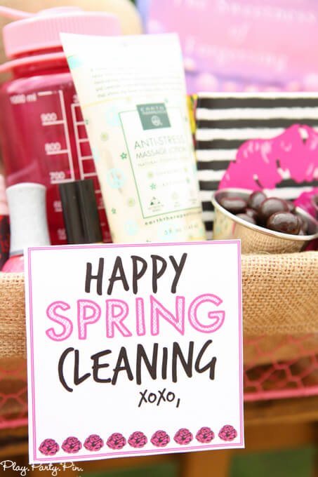 Love these tips for creating the perfect gift basket and how cute is that spring cleaning gift basket idea? I'd love to get that! 