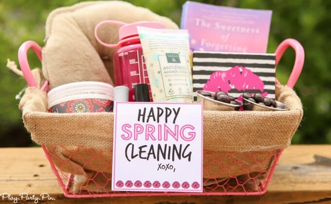 Love these tips for creating the perfect gift basket and how cute is that spring cleaning gift basket idea? I'd love to get that! 