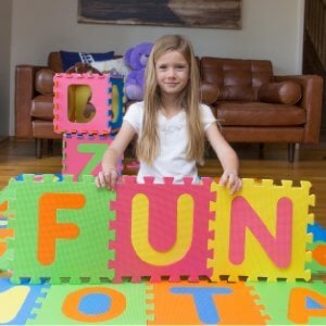 Love these fun idea for teaching letters to toddlers, who knew you could do so many fun things with a foam latter mat!