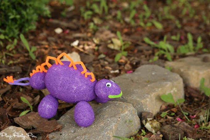 These foam dinosaurs would make an awesome dinosaur kids craft, perfect for a dinosaur birthday party idea, letter D activities, or someone who just loves dinosaurs