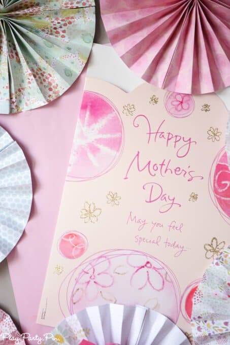 Love these Mother's Day party ideas and especially love the idea of hosting a party to thank your mom friends for being amazing! 