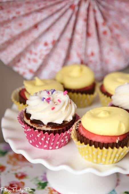 Strawberry lemonade cupcakes