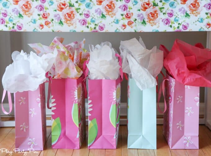 Love these Mother's Day party ideas and especially love the idea of hosting a party to thank your mom friends for being amazing!