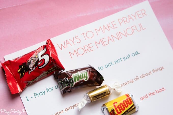 Okay this has to be one of the cutest young women handouts ever, perfect prayer lesson handout idea from playpartyplan.com. Tons of other great young women handout ideas too! 