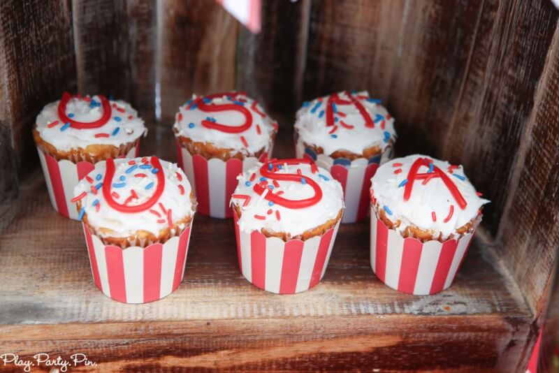 A nautical party is perfect for 4th of July! Use these nautical party ideas and 4th of July party ideas to throw the best red, white, and blue party ever!