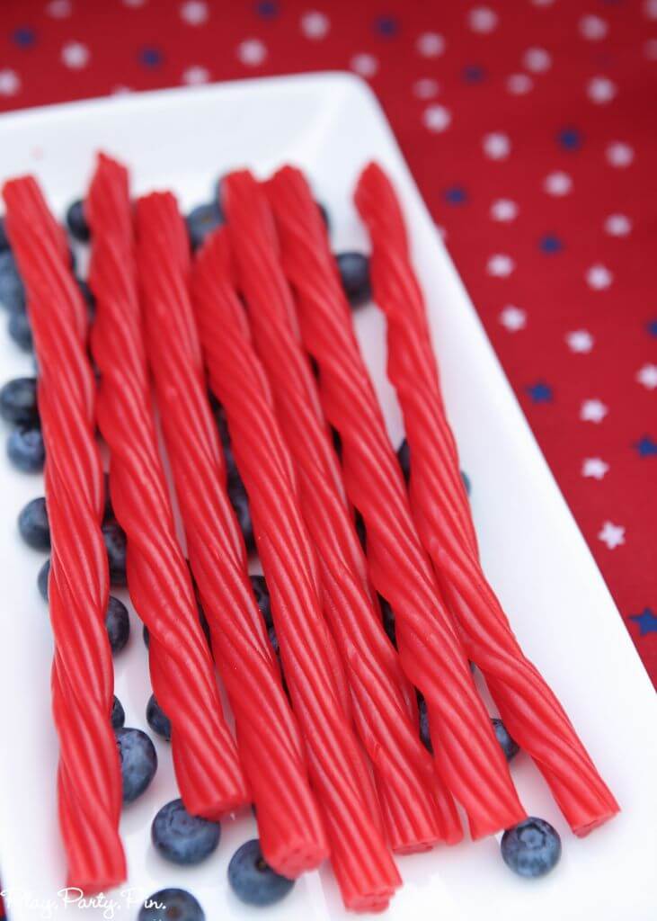 A nautical party is perfect for 4th of July! Use these nautical party ideas and 4th of July party ideas to throw the best red, white, and blue party ever!