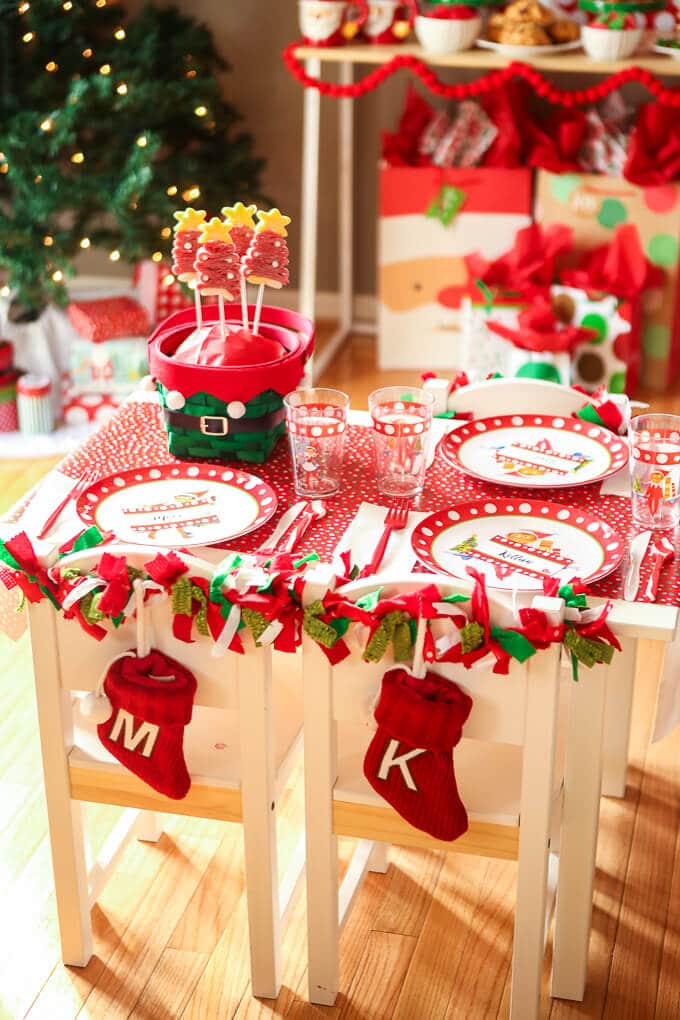 Need some fun Elf on the Shelf goodbye ideas? Love this Elf on the Shelf goodbye breakfast idea, complete with a printable Elf on the Shelf goodbye letter telling your kids to look for the party! Includes everything from fun food and Christmas ideas to Elf on the Shelf party games for kids, gift ideas, and other fun goodbye Elf on the Shelf ideas! I’m definitely doing this with my kids for Christmas this year! Love the candy cane catch game! 