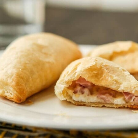 quick and easy ham and cheese empanadas that are perfect for a quick and delicious breakfast!