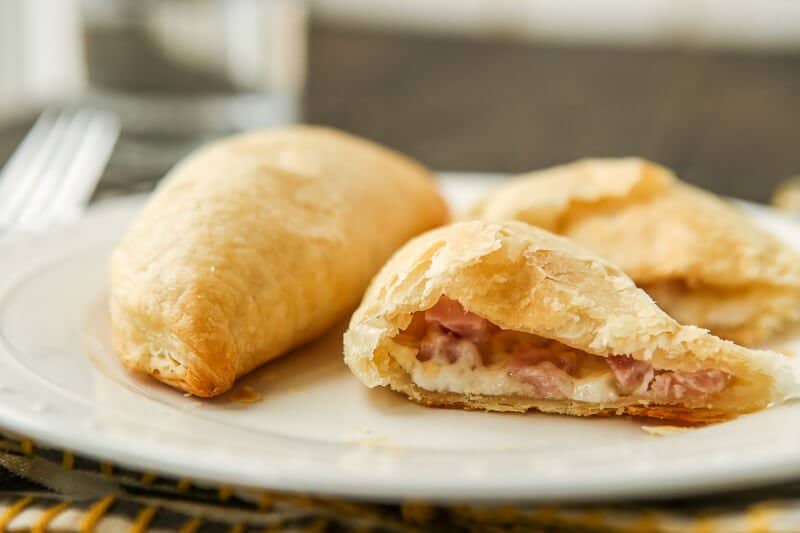 quick and easy ham and cheese empanadas that are perfect for a quick and delicious breakfast!