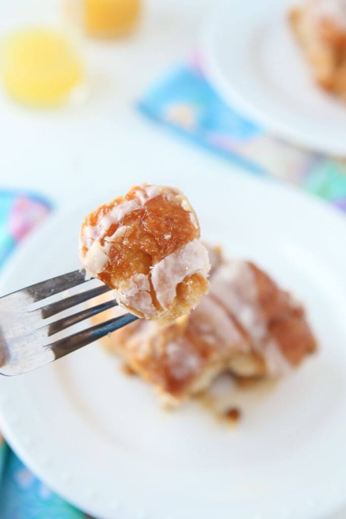 This pineapple monkey bread recipe is perfect for Easter brunch or even for a dessert on a baby shower dessert table! Since you make this monkey bread with canned biscuits and pineapple juice, it’s an easy monkey bread recipe that everyone can make! Definitely one of my favorite recipes for a pineapple cake and one of the easiest desserts or breakfast recipes ever!