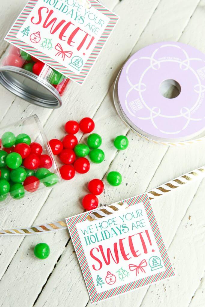 Free printable holiday gift tags - just add to a container full of treats and wish someone a sweet holiday! One of the easiest DIY gifts around. 