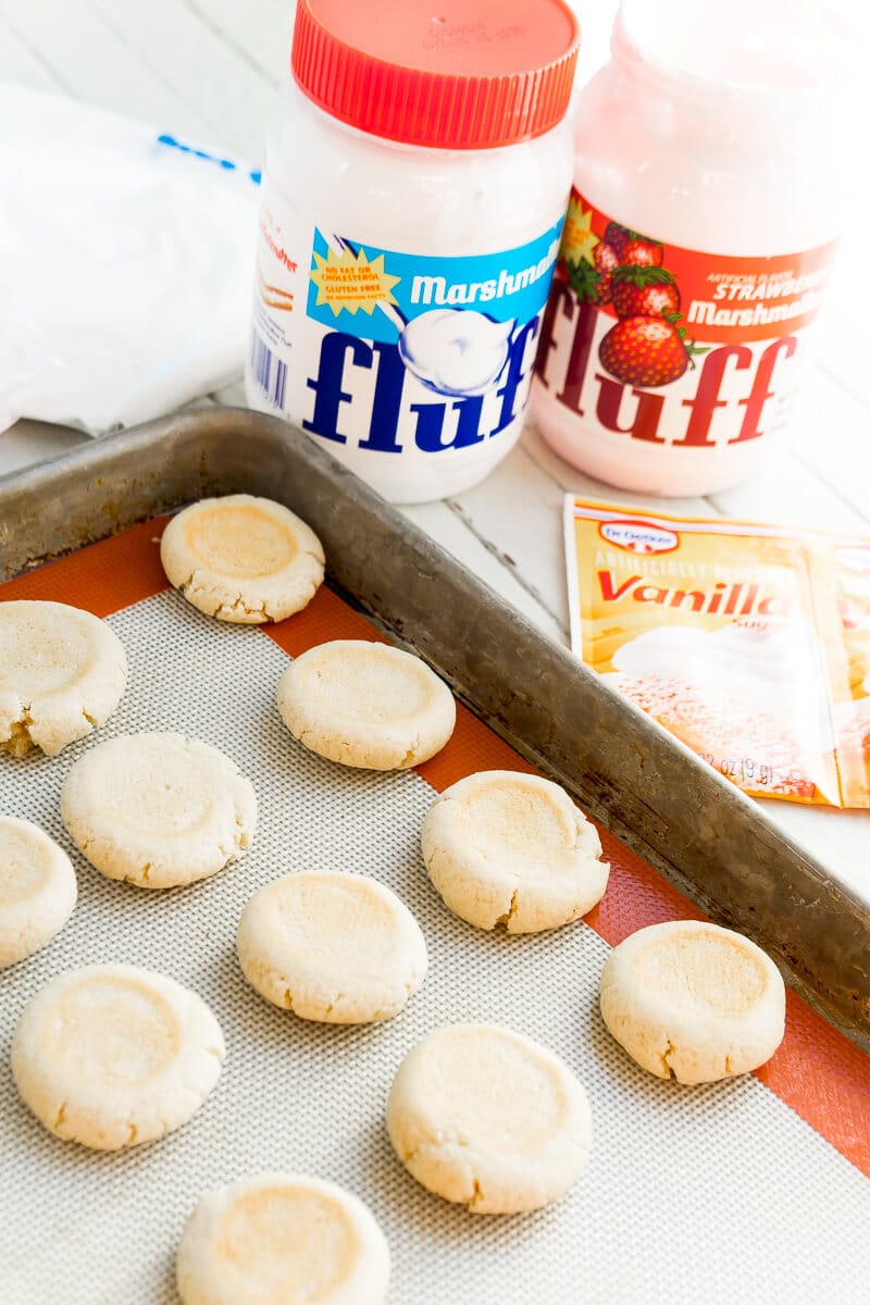 This homemade moon pie recipe is one of the easiest desserts you can make! No need for homemade marshmallows, just a little sugar and time. Just like the moon pies you find in the store, everyone will love this yummy recipe! 