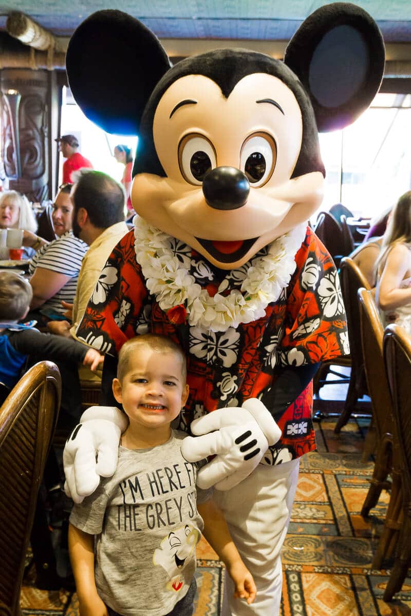 The best tips for character dining at Disney World with toddlers, preschoolers, or young kids. Everything you need to know about character meals at Disney World including restaurants at Epcot, Magic Kingdom, and Hollywood Studios. Tips on picking the right chairs, enjoying with large families, and even picking the right meals (like the magical hour between breakfast and lunch!).