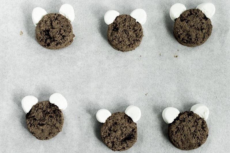 Make these homemade Mickey Mouse cake pops with this simple DIY copycat Disney recipe! They're perfect for a Disney World party or a Mickey Mouse party!