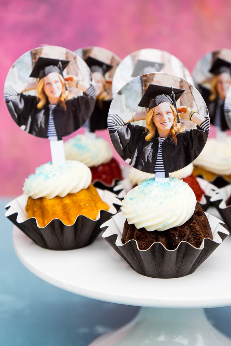 Picture perfect graduation party decorations to celebrate your graduate in the best way! Love how they incorporated photos into the graduation party food, graduation party games, and more!