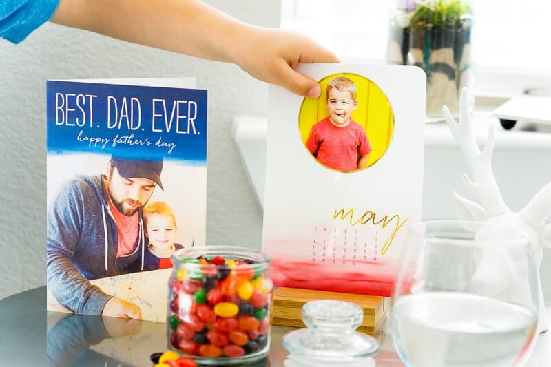 Love all of these awesome personalized Father’s Day Gift ideas you can make with Shutterfly on Shutterfly.com! Definitely some of the cutest homemade gifts for Father’s Day 2017 I’ve ever seen. Definitely ordering the cards and DIY puzzle for my dad! 