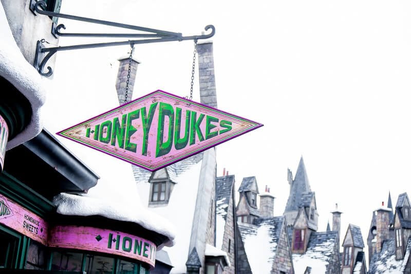 Honey Dukes in Universal Studios Harry Potter land is magical