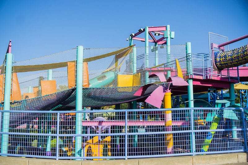 The SeaWorld Bay of Play has fun rides for young kids.