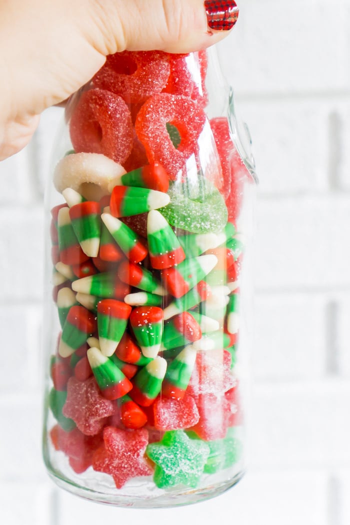 You mix and match candy in these fun Christmas party ideas
