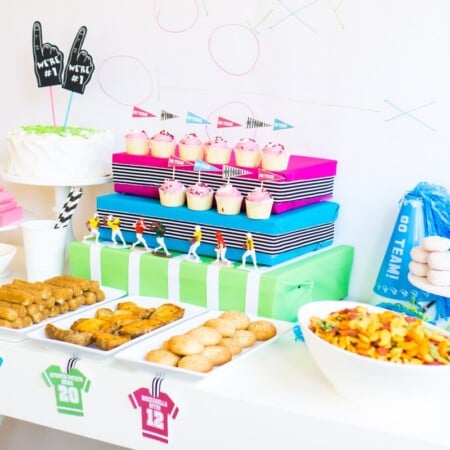 Cute game day party ideas that incorporate team colors