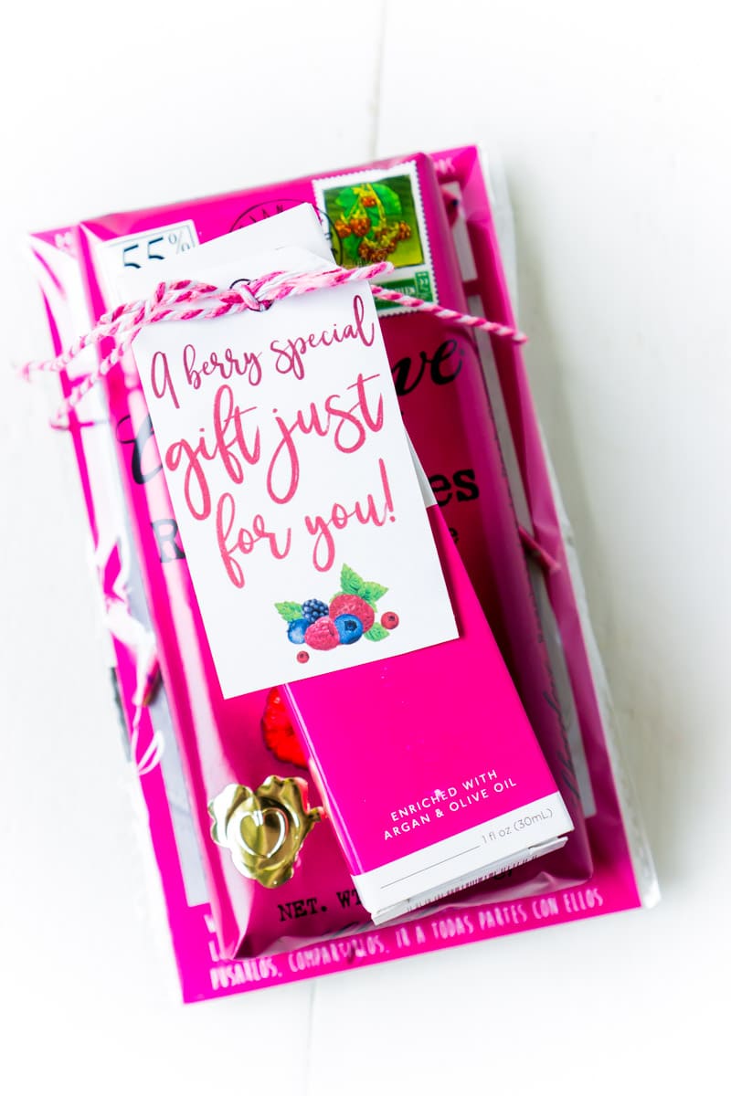 Cute gift ideas for women with berry printables