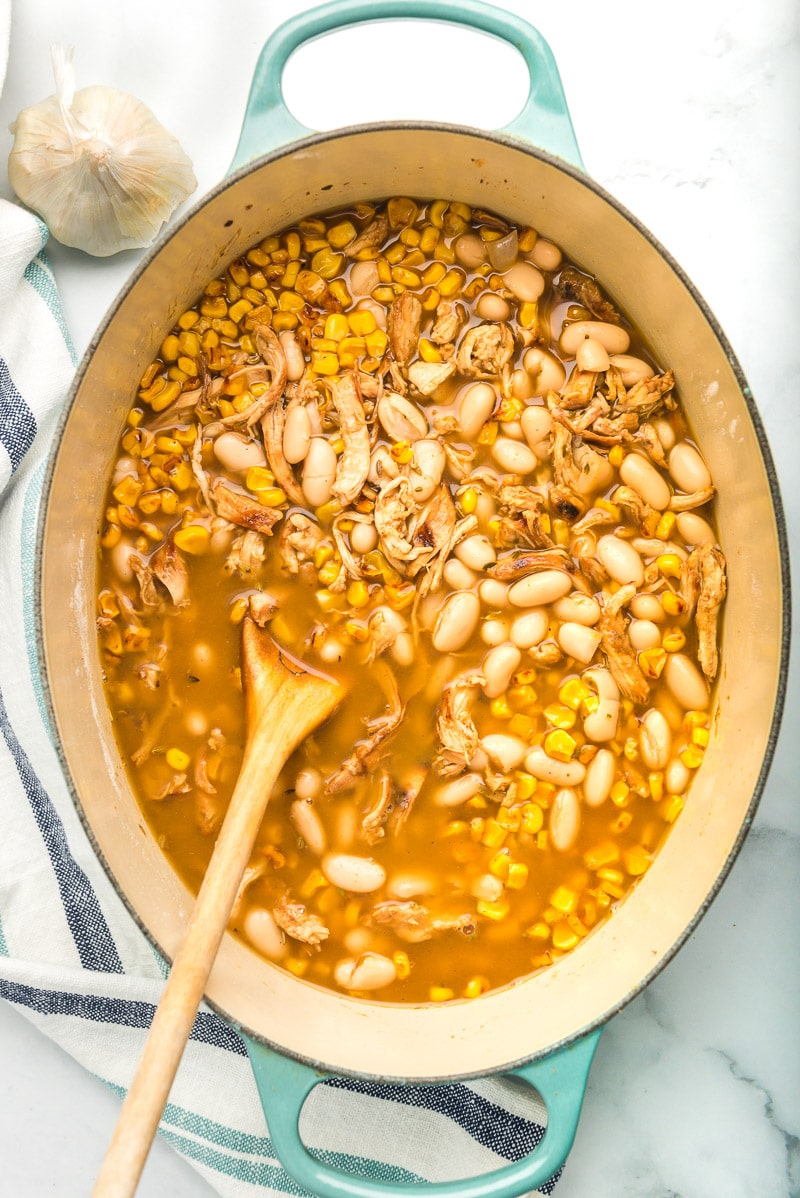White bean chicken chili recipe with lots of chicken stock